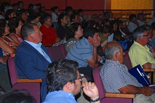 Nibaldo Maturana con terno azul