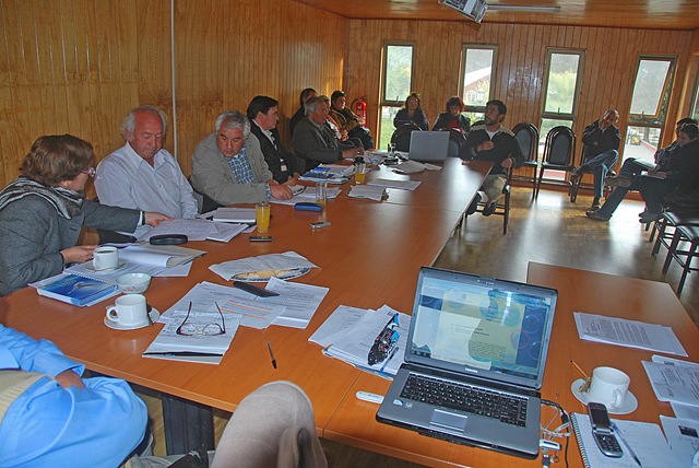 Sesión de Concejo 2012, con presencia de ponentes y público