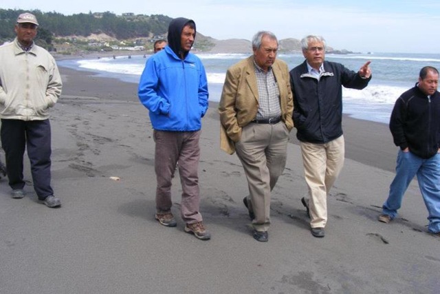 En Matanzas, junto al Concejal Navarro, verificando daños provocados por marejada extrema